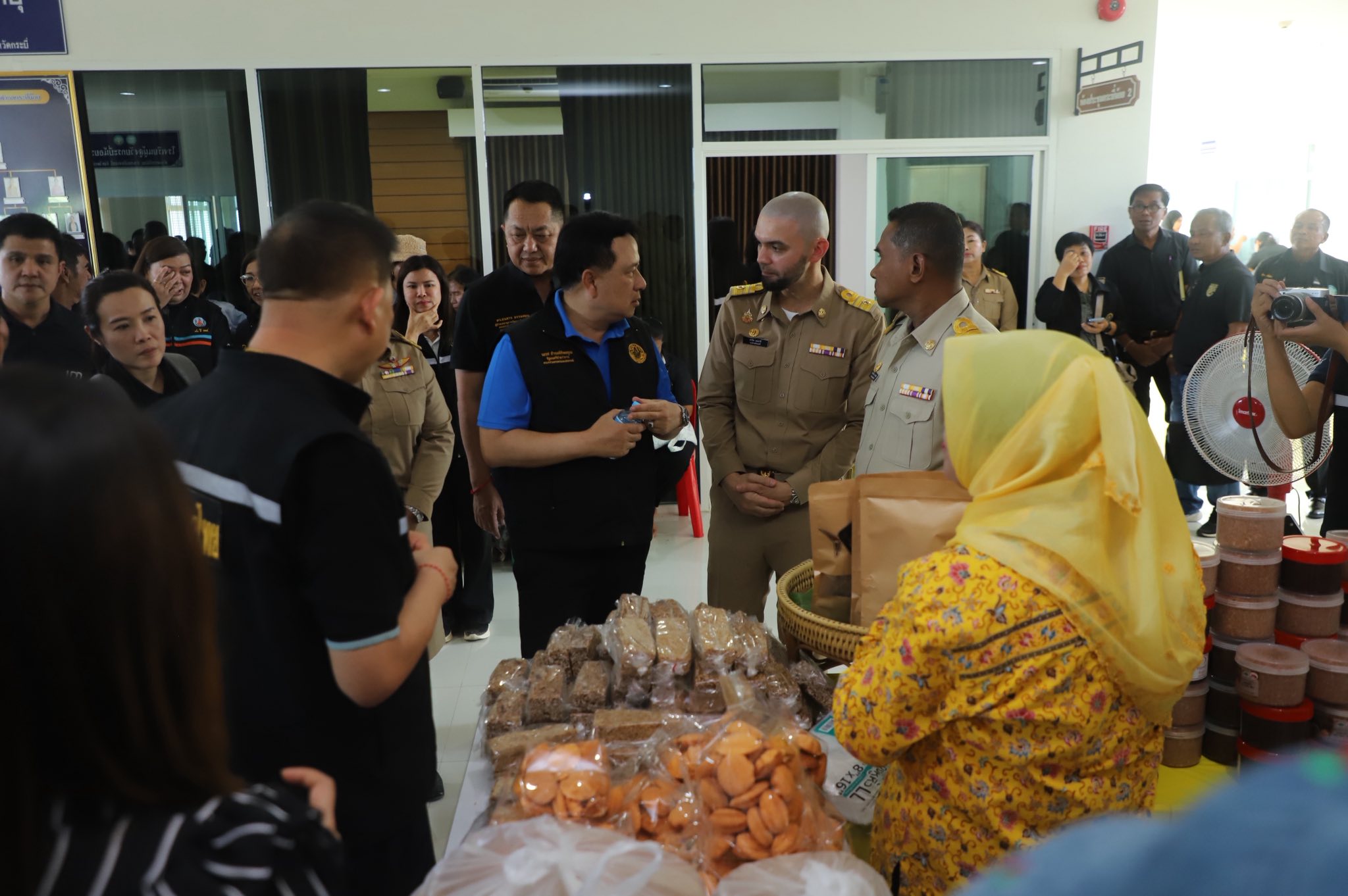 title - รมช.เกษตรฯ มอบโฉนดเพื่อการเกษตร โฉนดต้นไม้ ยกระดับที่ดินทำกินในกระบี่ หนุนเกษตรกรเข้าถึงแหล่งทุน